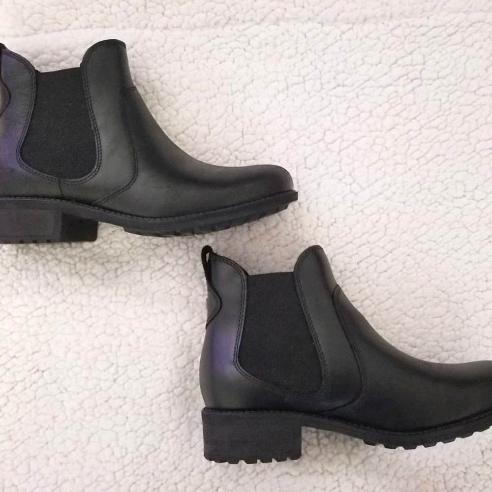 Ugg Bonham Black Leather Chelsea Boots (NWOT)